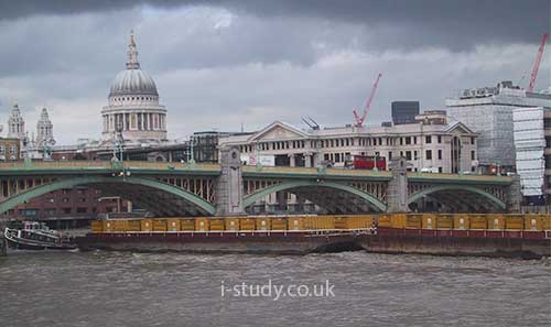 Trade on river Thames